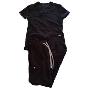 FIGS Black Scrub Set Small Casma Top/Small Kade Cargo Bottoms Pants Women’s